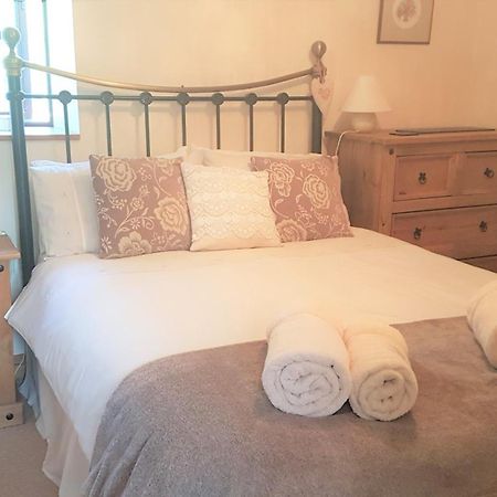 River Cottage@Cwm Mill - Riverside Family Holidays In The Black Mountains Hereford Extérieur photo