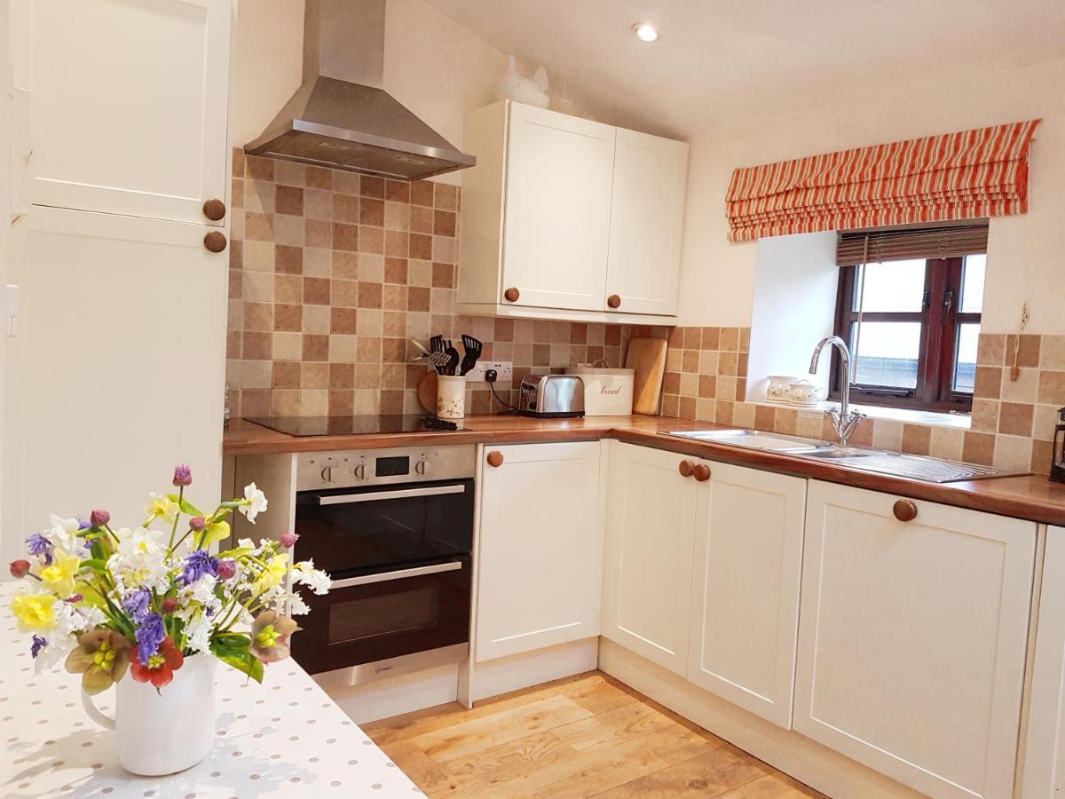 River Cottage@Cwm Mill - Riverside Family Holidays In The Black Mountains Hereford Extérieur photo
