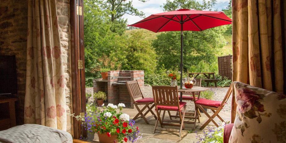 River Cottage@Cwm Mill - Riverside Family Holidays In The Black Mountains Hereford Extérieur photo